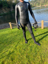 Load image into Gallery viewer, Blueseventy Reaction Thermal Triathlon Wetsuit Womens - Tri Wetsuit Hire